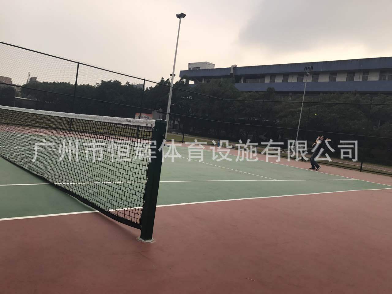 塑胶球场_广深高速管理中心两个标准网球场落成！